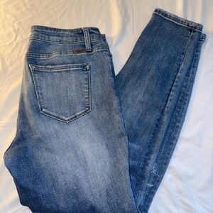 KanCan Women's Skinny Jeans - Light Blue w/ holes, 13/30